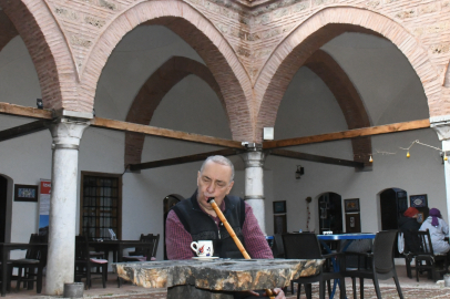 İznik’in müzik sevdalısı Faik Doğan, kültürel mirasın parçası oldu