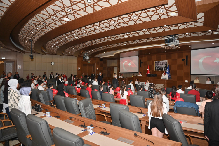 Bursa Büyükşehir Belediye Meclisi’nde söz sahibi çocuklar oldu - Bursa Hayat Gazetesi-3