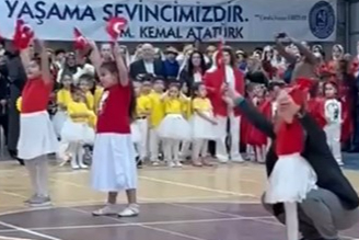 Bursa'da öğrencisini yalnız bırakmayan öğretmen yürekleri ısıttı!