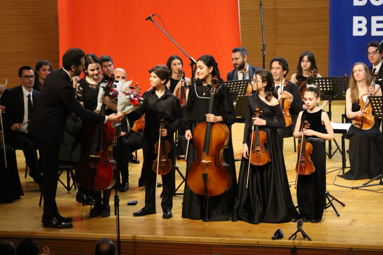 Bursa Oda Orkestrası'nın 23 Nisan konserinde genç yeteneklerde sahne aldı - Bursa Hayat Gazetesi-4