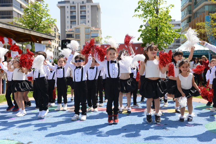 Nilüferli minik öğrenciler bayramın tadını doyasıya çıkardı - Bursa Hayat Gazetesi-4