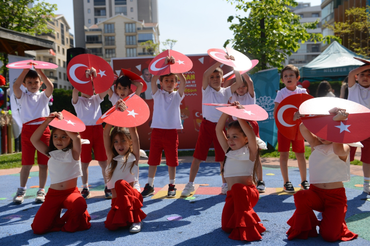 Nilüferli minik öğrenciler bayramın tadını doyasıya çıkardı - Bursa Hayat Gazetesi-3