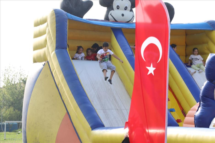 İnegöl’de 23 Nisan coşkusu! Binlerce çocuk buluştu -Bursa Hayat-2