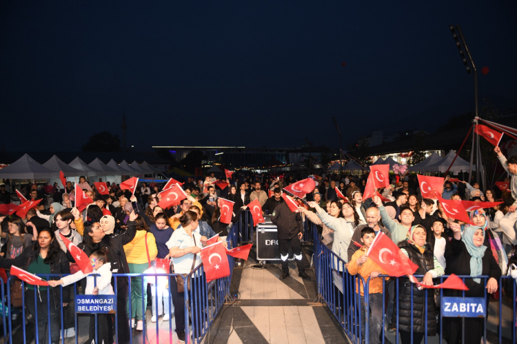 Osmangazi’de 23 Nisan coşkusu Ecem Boyacı konseriyle taçlandı - Bursa Hayat Gazetesi-2