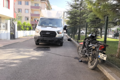Bursa İnegöl’de kavşakta feci kaza: Motosiklet sürücüsü ağır yaralandı