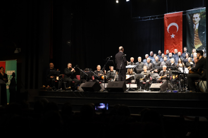 Bursa’da "Gönlümüzdeki Türküler" konseri gönüllere dokundu
