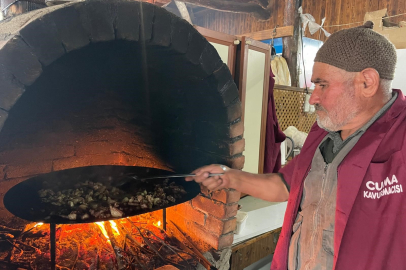 400 yıllık gelenek: Büyükorhan'da Cuma Pazarı'nda dualı et lezzeti