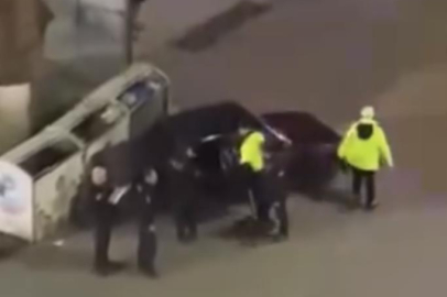 Bursa’da alkollü sürücü kaza yaptı, kendini araca kilitledi!