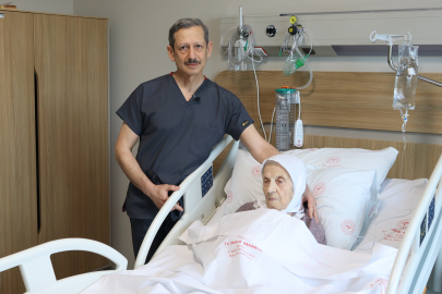 Bursa’da 104 yaşında hayata yeniden “Kalp”ten başladı