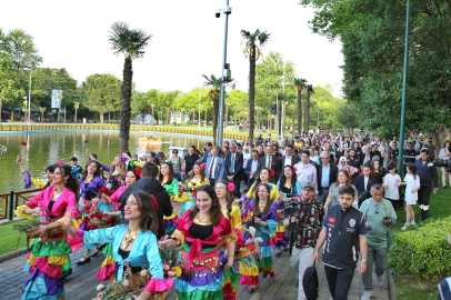 Bursa Hıdırellez coşkusunu Kültürpark’ta yaşadı: Binlerce kişi baharı karşıladı