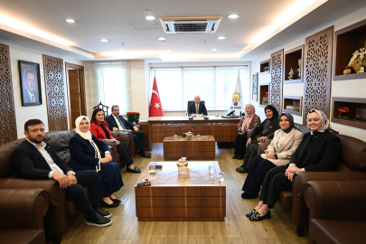 AK Parti Bursa İl Başkanlığı, parti üst düzey yöneticilerini ağırladı