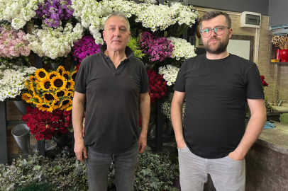 Bursa’da çiçekçiler Anneler Günü hazırlığında! Ekonomik sıkıntılar çiçekçileri nasıl etkiliyor?