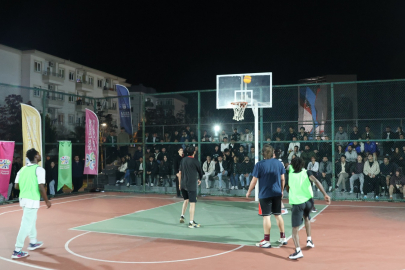 Bursa’da sokak basketbolu turnuvası gençleri buluşturdu