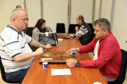 Bursa Kent Konseyi Engelliler Meclisi'nden anlamlı tavla turnuvası
