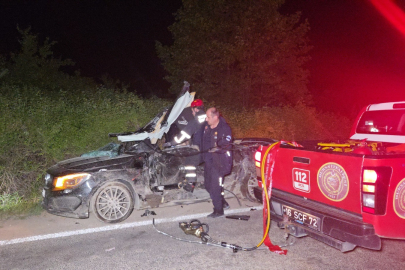 Orhangazi'de feci kaza! Lüks otomobildeki 3 kişi hayatını kaybetti