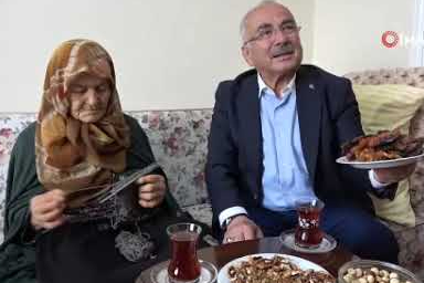 110 yaşındaki Hayriye nineye Anneler Günü ziyareti
