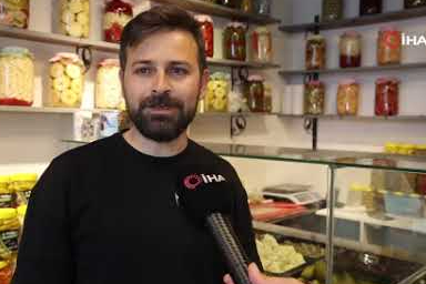Yazın serinleten alternatifi! Turşu suyu gazlı içeceklerin yerini alıyor