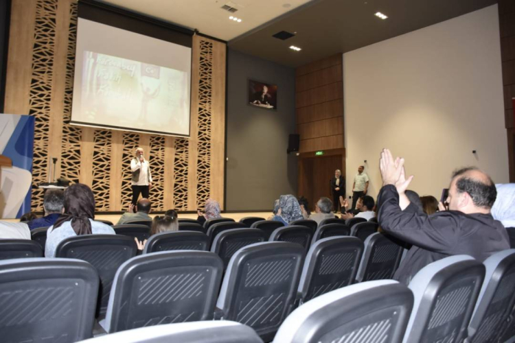 Karacabey’de kumdan hikayelerle kitap fuarına sanatsal dokunuş - Bursa Hayat Gazetesi-4