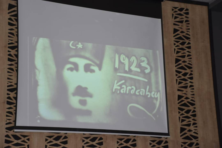 Karacabey’de kumdan hikayelerle kitap fuarına sanatsal dokunuş - Bursa Hayat Gazetesi-3