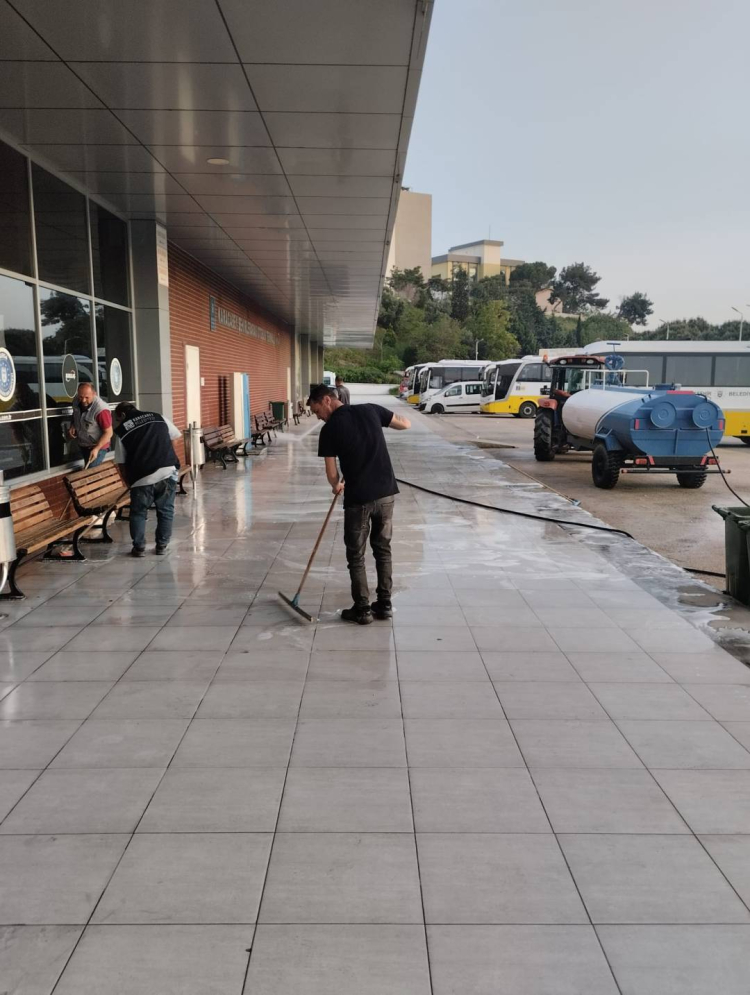 Karacabey Otobüs Terminali'nde kapsamlı temizlik -Bursa Hayat-2
