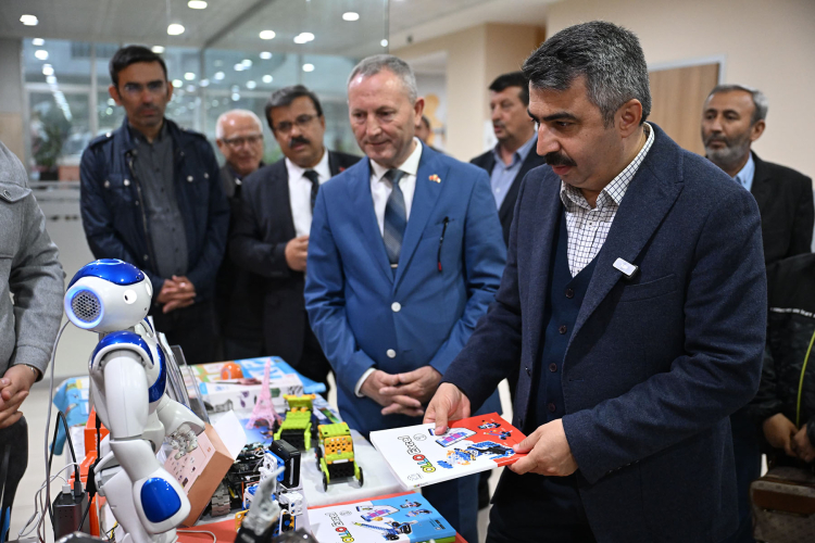 Yıldırım’da gençlik rüzgarı Teknoloji ve bilimle dolu festival başladı - Bursa Hayat Gazetesi-5