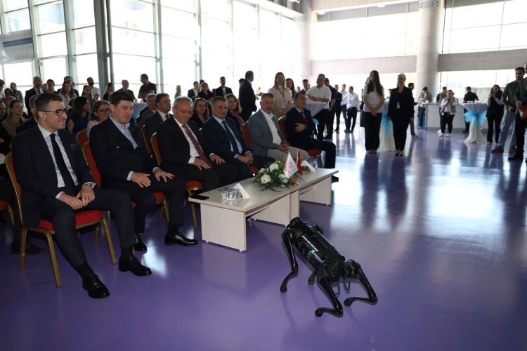 OTOFEST 2025 Gençlerle sektörü buluşturan platform - Bursa Hayat Gazetesi-2