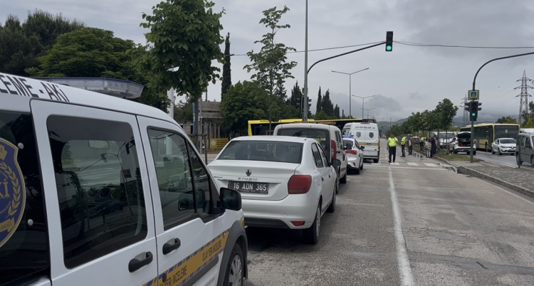 Bursa’da feci kaza: Motosikletli genç hayatını kaybetti!-Bursa Hayat Gazetesi-2