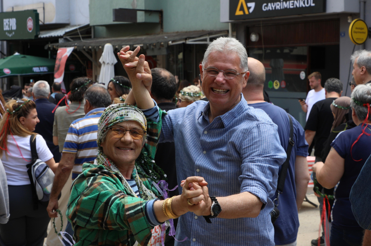 Bursa’da zeytinin kalbinde kültür, lezzet ve umut buluşması - Bursa Hayat Gazetesi-4