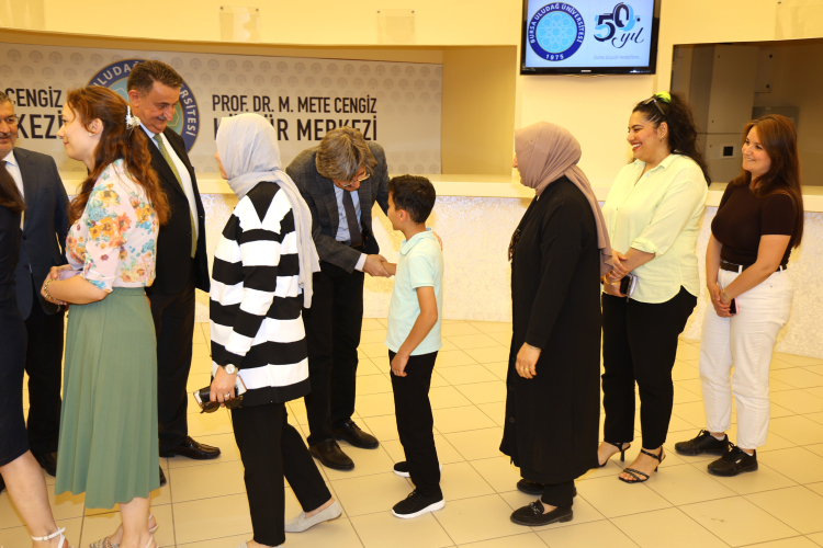 BUÜ’de bayramlaşma geleneği sürdü: Rektör Yılmaz’dan birlik ve dayanışma mesajı - Bursa Hayat Gazetesi-2