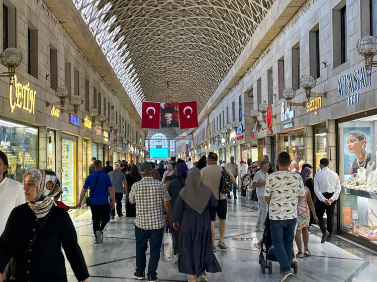 Bayram sonrası çarşıda kalabalık var, satış yok! -Bursa Hayat-3