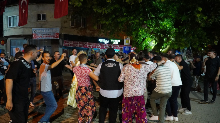 Bursa'da bayram coşkusu karnavala dönüştü -Bursa Hayat-3