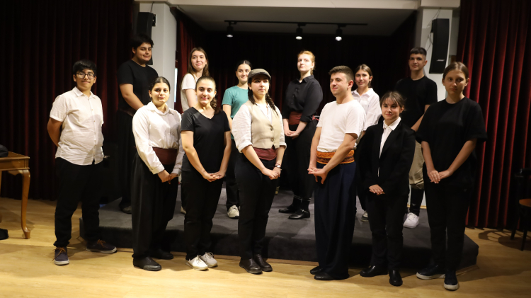 Gençlerin gözünden Nâzım Hikmet: Bursa’da anlamlı tiyatro prömiyeri - Bursa Hayat Gazetesi-3