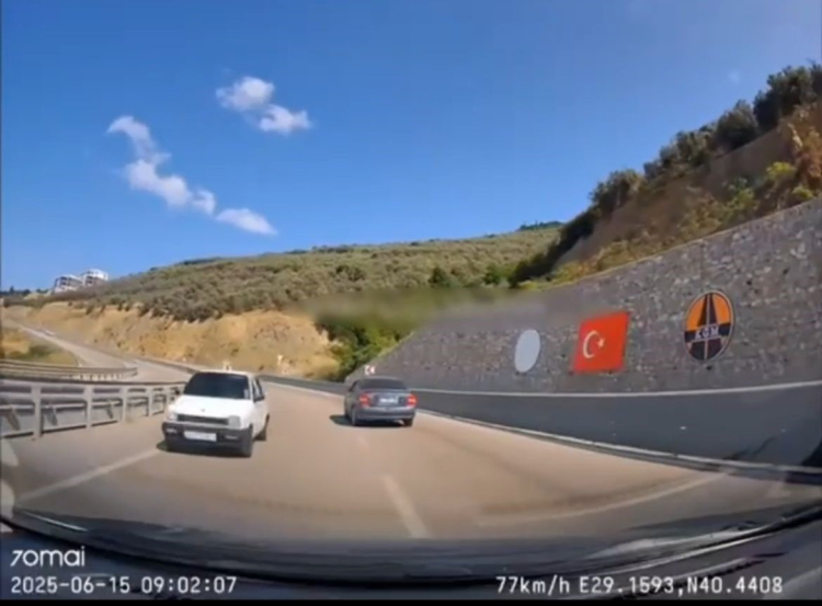 Bursa otobanında ters yöne giren araç panik yarattı!-Bursa Hayat Gazetesi-2