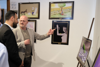 Karikatürlerle dolu bir sergi: Yalçın Eroğlu'nun eserleri İnegöllülerle buluştu