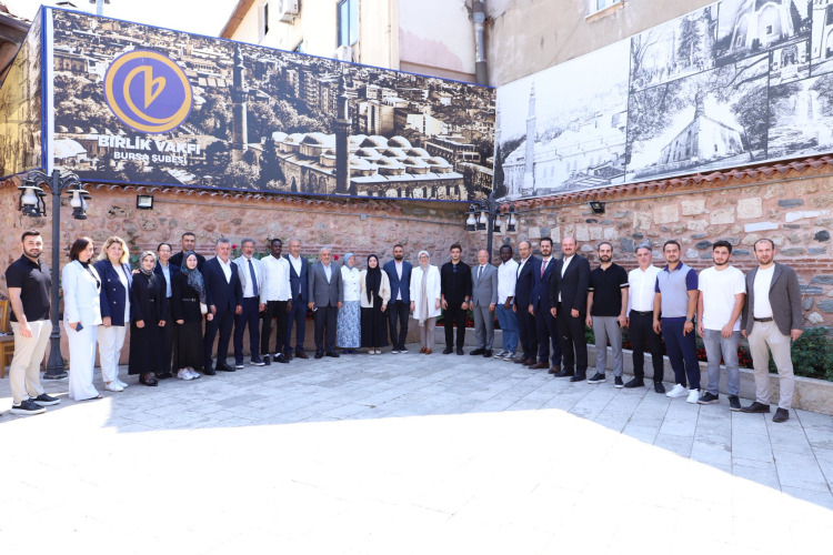 AK Parti heyetinden Birlik Vakfı Bursa Şubesi’ne ziyaret - Bursa Hayat Gazetesi-6