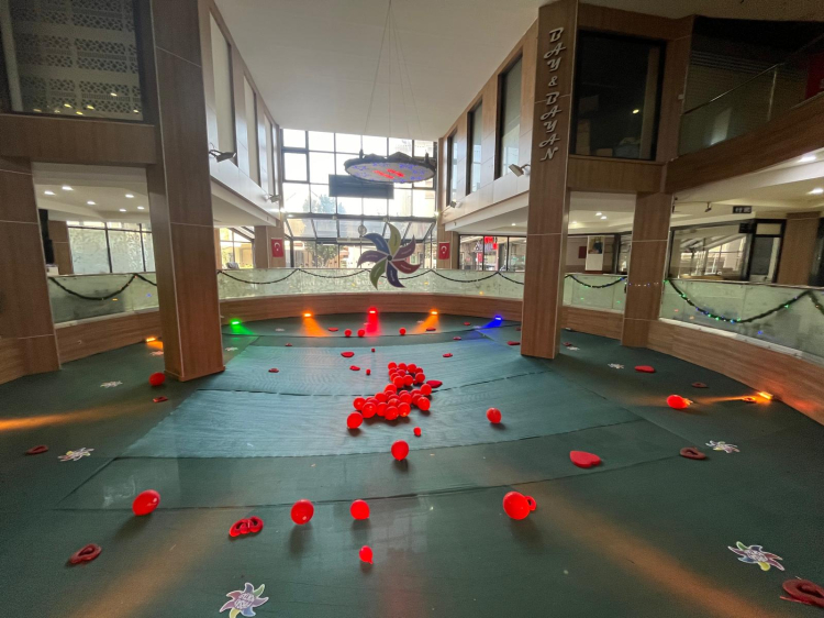 Bursa’nın efsane AVM’si Meridyen’de sessizlik hakim - Bursa Hayat Gazetesi-7