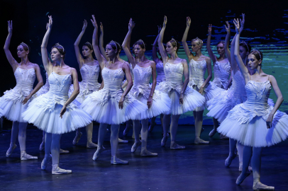 The Imperial Russian Ballet, Kuğu Gölü ile Bursalıları büyüledi