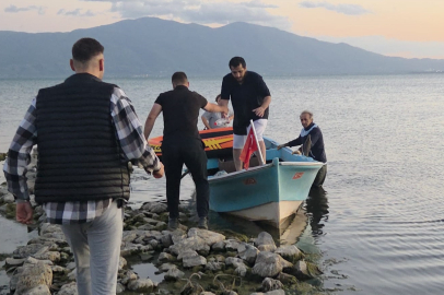 Botla açıldığı İznik Gölü’nde mahsur kalan Suudi turist kurtarıldı