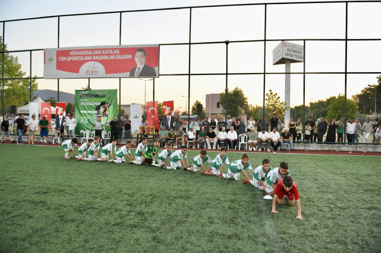 650 çocuk, 38 takım, iki günlük futbol şöleni - Bursa Hayat Gazetesi-2