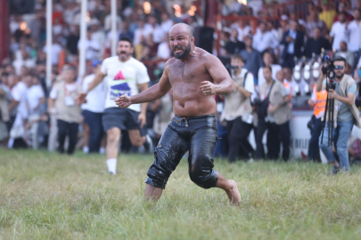 Kırkpınar’ın yeni başpehlivanı Orhan Okulu oldu