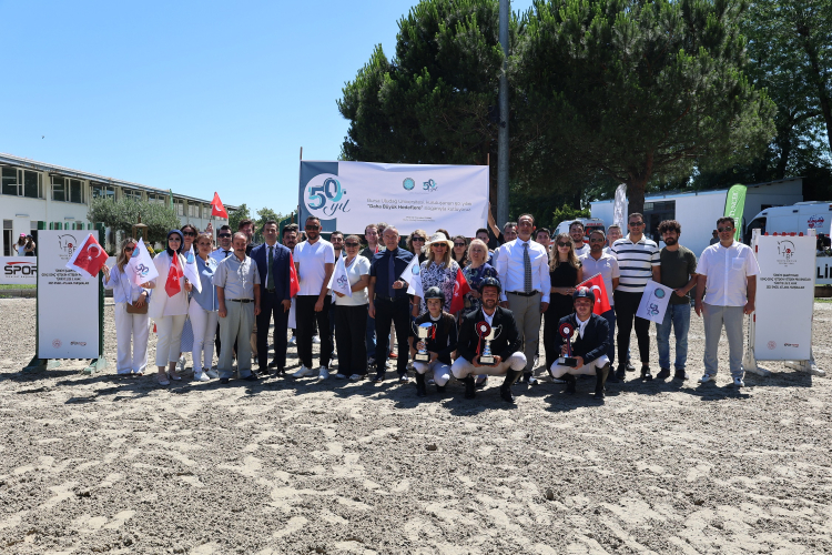 BUÜ’nün “Genç Atlar Yarışması” büyük ilgi gördü - Bursa Hayat Gazetesi-2