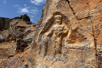 Bursa'da tarihe vandal darbesi: 2 bin yıllık Herkül kabartması tahrip edildi