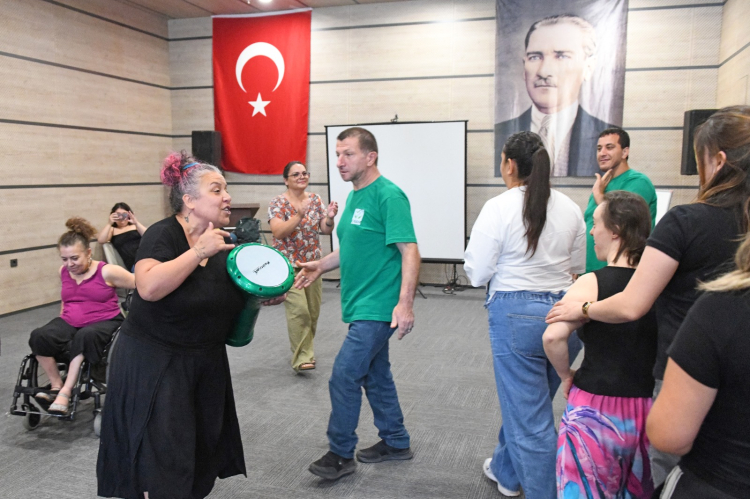 OBAM’da sanatla terapi: Ritimle başlayıp resimle bitti - Bursa Hayat Gazetesi-4