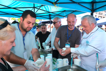Nilüfer Belediyesi’nden geleneksel aşure ikramı