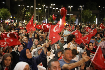 Bursa İnegöl'de 15 Temmuz ruhuyla meydanlar doldu taştı