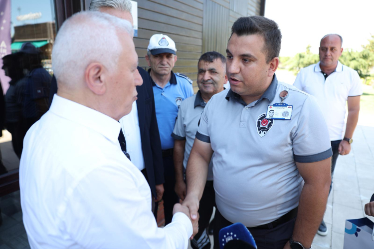 Başkan Bozbey, kahraman personeli ziyaret etti!-Bursa Hayat Gazetesi-2