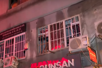 Beyoğlu’nda korkutan patlama: Bir bina çöktü!