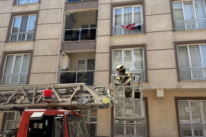 Bursa'da apartman çatısında korkutan yangın!