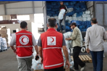 Türk Kızılay’dan Süveyda’ya 2 TIR’lık insani yardım