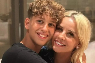 Esra Erol aile pozuyla takipçilerini mest etti: İdris Ali’ye beğeni yağdı